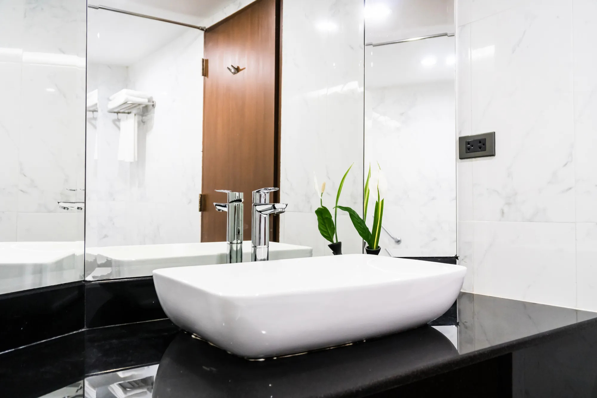 Oman Bath Gallery Wash Basin Collection
